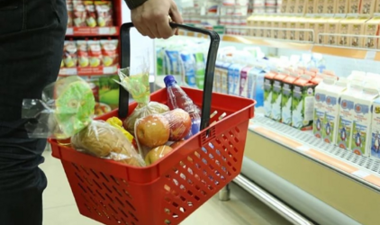 Минимальный набор продуктов и реальные цены: на что хватит зарплат россиян