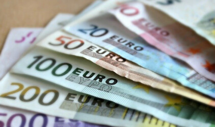 Эксперты перечислили выгодные для инвестиций валюты в 2021 году