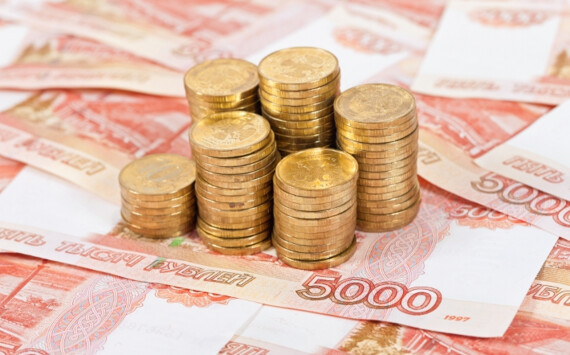 Власти Свердловской области привлекли более 50 млрд рублей на школы, больницы и дороги