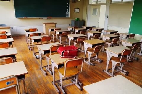 Эксперт: Больно за детей, становящихся заложниками Минобрнауки
