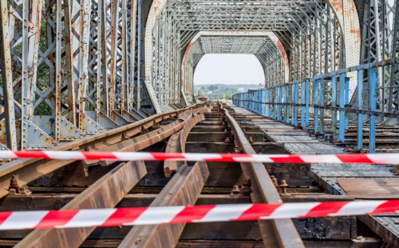 В Екатеринбурге отремонтируют мост через Ольховку