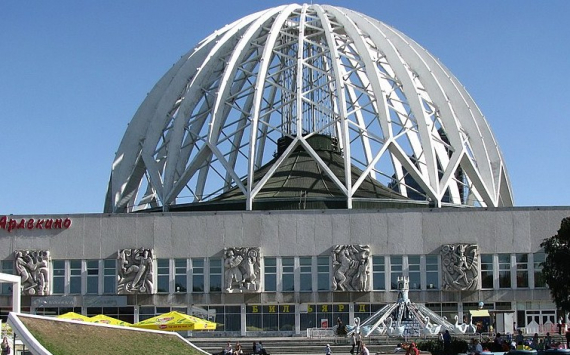 В Екатеринбурге реконструируют цирк с ажурным куполом